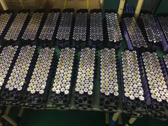 36V 12ah 13ah 14.5ah 15.6ah 17.4ah E Bike Battery Samsung Zhenlong Cells Silverfish Style E-Bike Battery 4